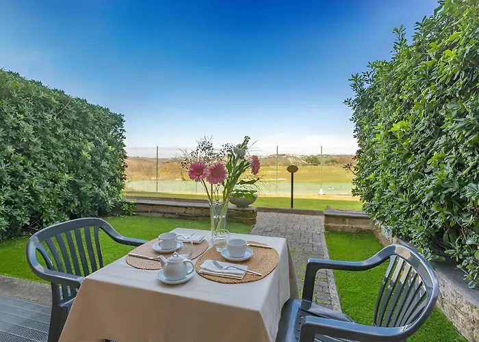 Tranquil Retreat Near For 4 Apartment Rom
