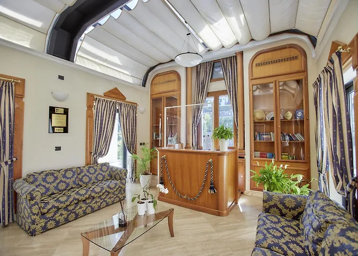 Tranquil Retreat Near For 4 Apartment *