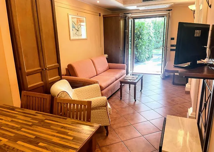 Tranquil Retreat Near For 4